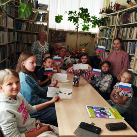 /base/attachments/Варейкиса_МК_по_изготовлению_открыток_ко_Дню_российского_флага_в_рамках_Серебряного_наставничества_2024-08-15_08-57-55-629big.jpg