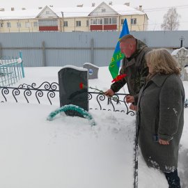 /base/attachments/Карсун_Сегодня_возложили_цветы_на_могилы_участников_битвы_за_Ленинград_и_Сталинград._2024-02-05_09-25-18-560big.jpg
